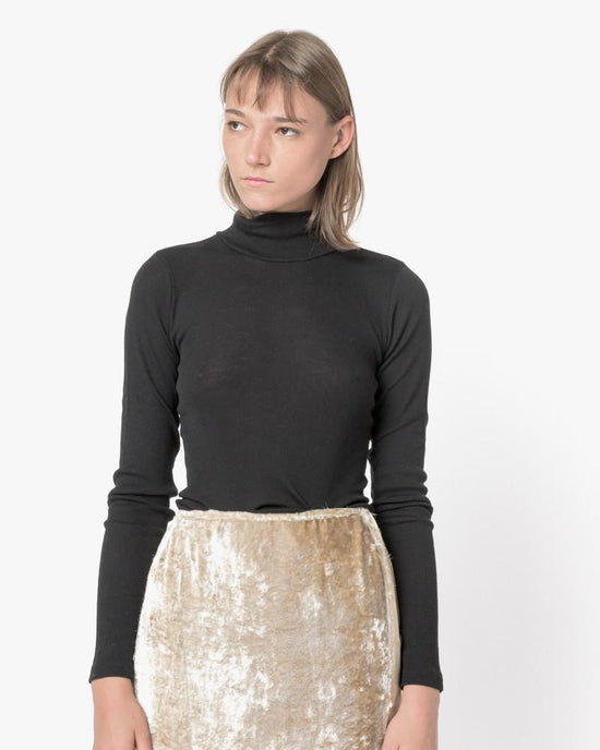 Long Sleeve Mock Neck Tee in Black(Single Varient)